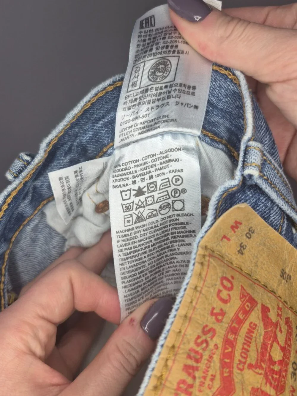 Levi's 501 Original Fit Jeans Mens 30x34 Light Wash Straight Leg Denim